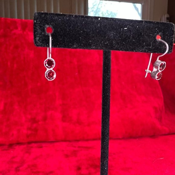 Cute Sterling Silver Garnet Earrings - Picture 4 of 5